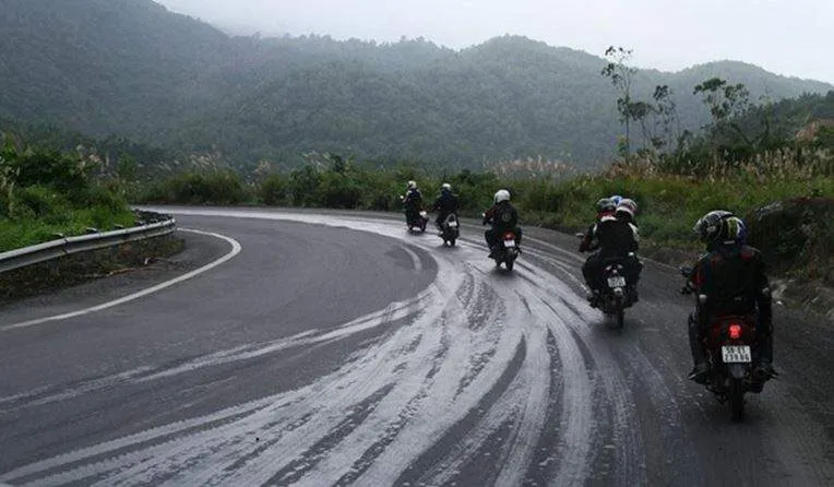 Mơ thấy chạy xe máy đánh con gì thắng lớn?