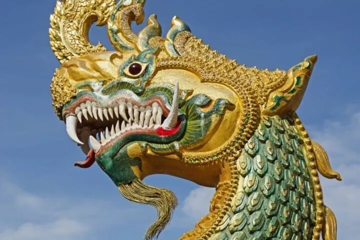 Giải Mã Giấc Mơ Thấy Rắn Thần: Ẩn Ý và Diễn Giải Trong Văn Hóa Việt